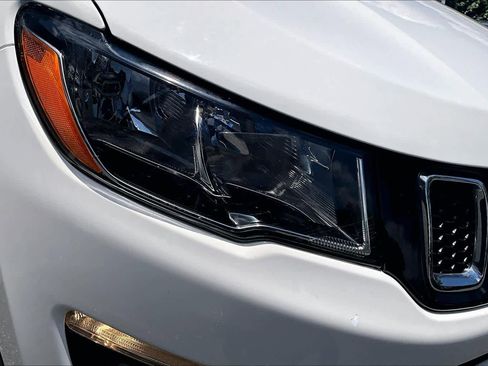 Used 2018 Jeep Compass Latitude w/ Popular Equipment Group FWD image 28
