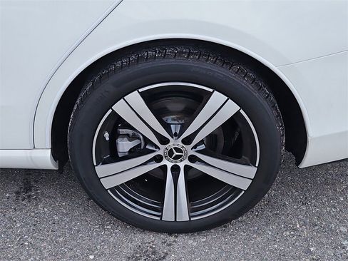 Used 2024 Mercedes-Benz C 300 4MATIC Sedan w/ Exclusive Trim Package image 8