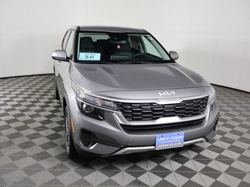 Used 2022 Kia Seltos LX image 3