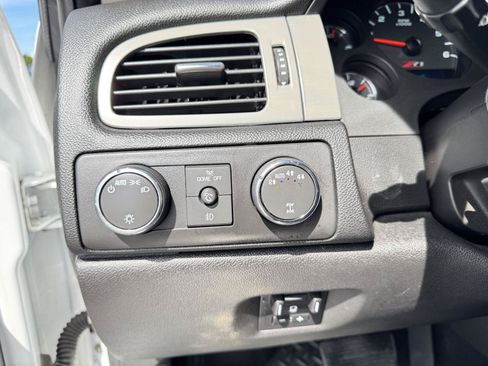 Used 2013 Chevrolet Silverado 1500 LTZ AWD/4WD image 22