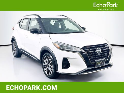 Used 2024 Nissan Kicks SR image 1