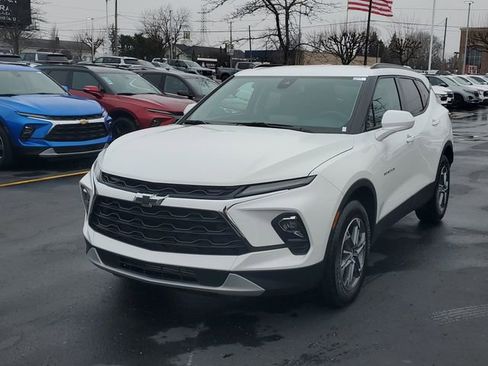 Certified 2024 Chevrolet Blazer LT w/ Convenience Package image 2