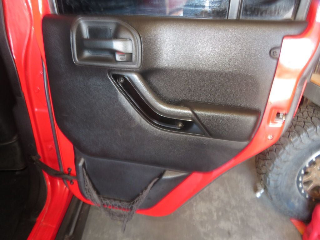 Used 2015 Jeep Wrangler Unlimited Sahara AWD/4WD image 26
