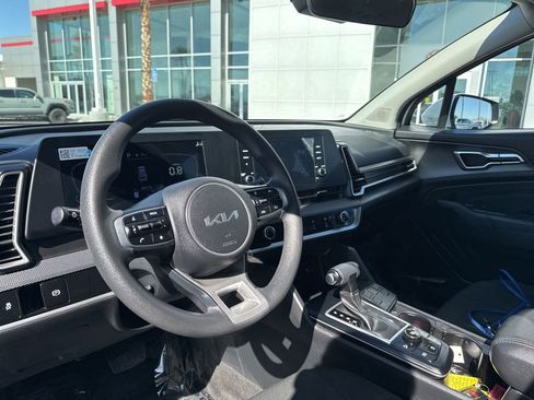 Used 2023 Kia Sportage LX FWD image 12