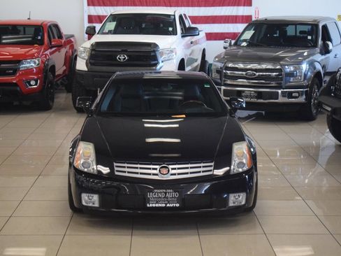Used 2005 Cadillac XLR RWD image 27