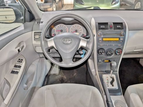 Used 2010 Toyota Corolla LE image 2