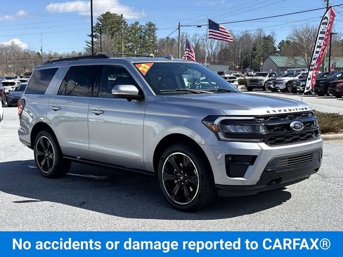 Used 2023 Ford Expedition Limited image 2