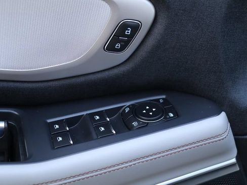 Used 2025 Ford Expedition Active AWD/4WD image 19