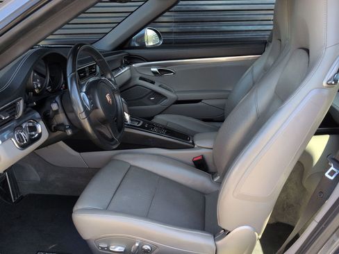 Used 2015 Porsche 911 Targa 4S image 5