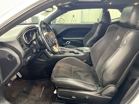 Used 2018 Dodge Challenger R/T Scat Pack w/ Dynamics Package RWD image 21