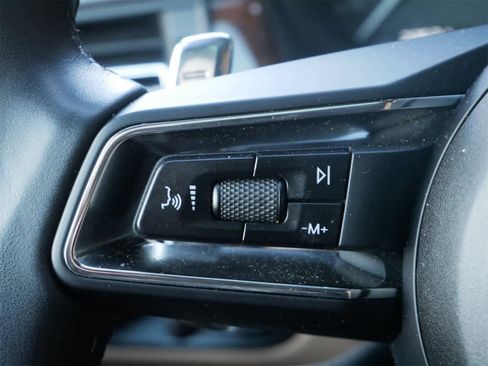 Used 2024 Porsche Macan image 21