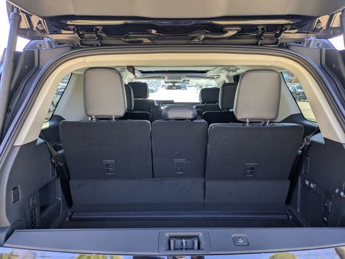 New 2025 Ford Expedition Platinum w/ Driver's Package image 32