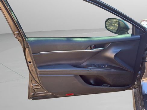 Used 2021 Toyota Camry LE image 22