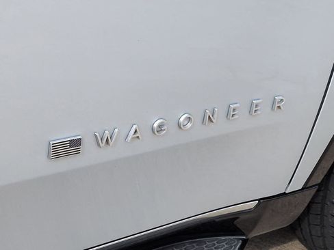 Used 2024 Jeep Wagoneer 4WD image 6