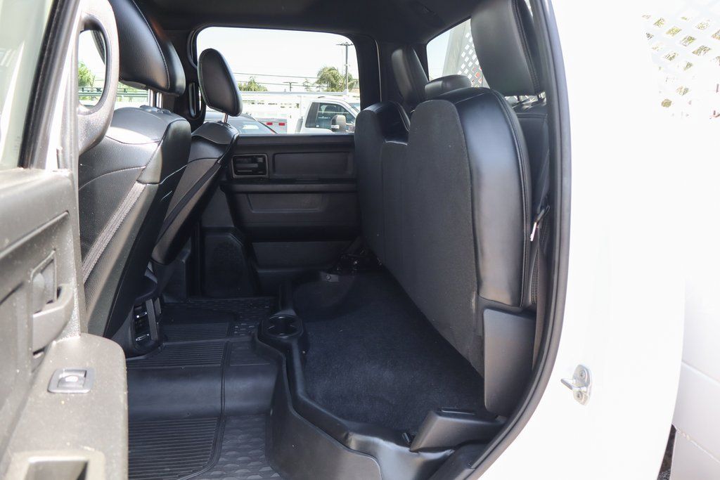 Used 2022 RAM 5500 Tradesman w/ Chrome Appearance Group RWD image 34
