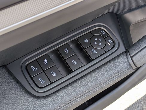 Certified 2026 Porsche Cayenne S AWD/4WD image 25