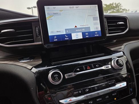 Used 2023 Ford Explorer Limited w/ Equipment Group 301A image 9