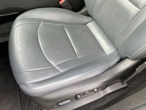 Used 2024 Buick Enclave Premium AWD/4WD image 24