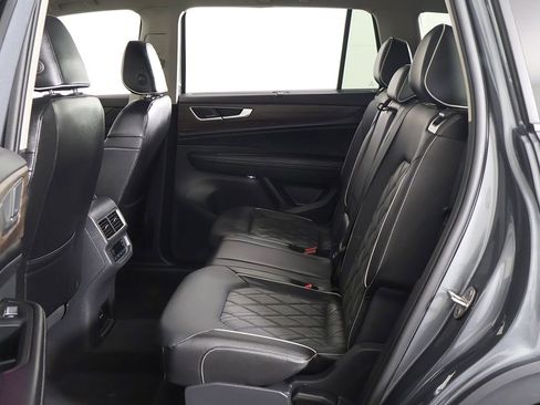 Used 2024 Volkswagen Atlas SEL Premium R-Line AWD/4WD image 33