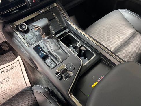 Used 2024 Lexus GX 550 image 12