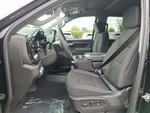 New 2026 GMC Sierra 1500 SLE image 11