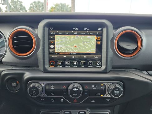 Used 2022 Jeep Gladiator Mojave w/ LED Lighting Group AWD/4WD image 10