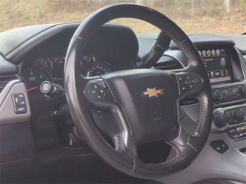 Used 2016 Chevrolet Suburban LT image 32