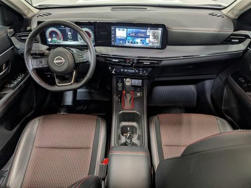 Used 2025 Nissan Kicks SR w/ SR Premium Package AWD/4WD image 12
