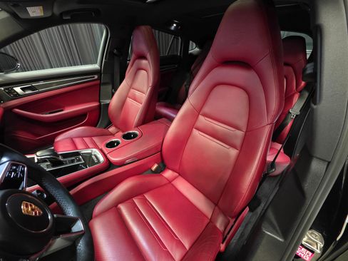 Used 2018 Porsche Panamera 4S image 17
