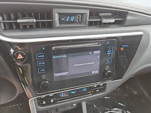Used 2019 Toyota Corolla LE FWD image 13