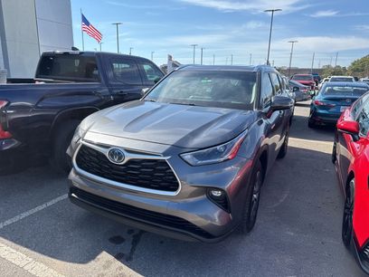 Used 2021 Toyota Highlander XLE