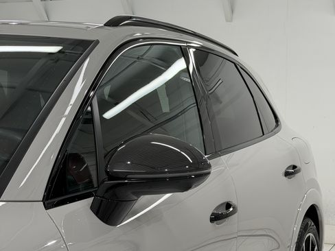 Certified 2021 Porsche Cayenne Turbo S AWD/4WD image 19
