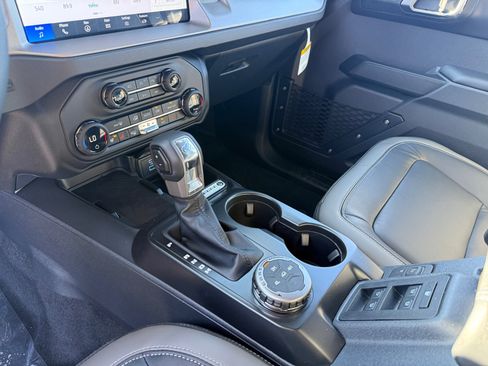 New 2025 Ford Bronco Outer Banks image 13