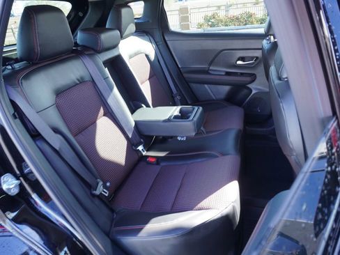 Used 2025 Nissan Kicks SR image 9