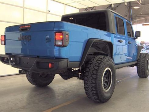 Used 2021 Jeep Gladiator Willys image 3