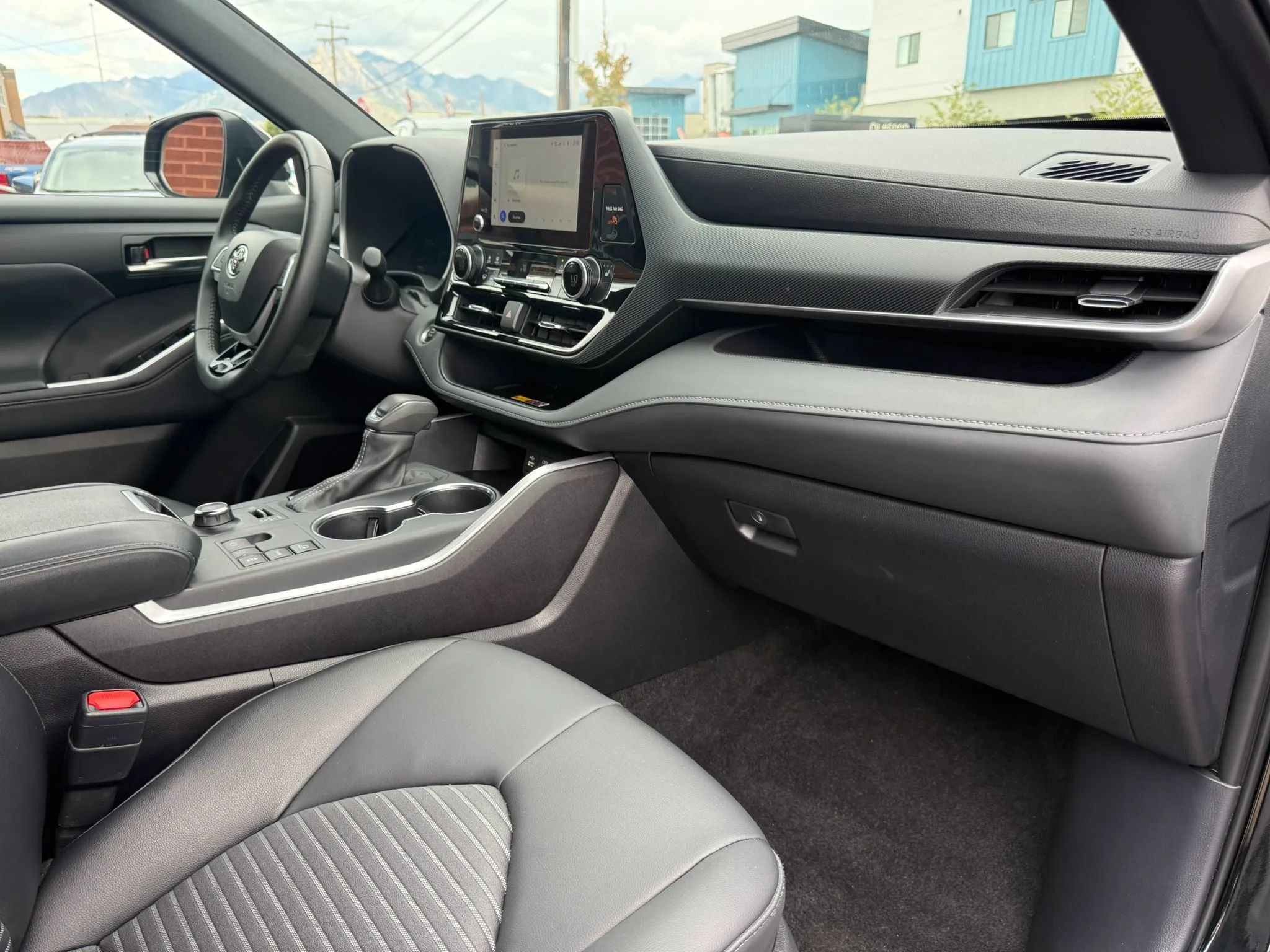 Used 2025 Toyota Highlander XSE AWD/4WD image 21