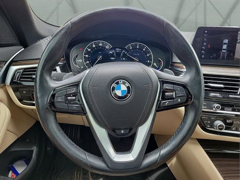 Used 2018 BMW 530i xDrive AWD/4WD image 19