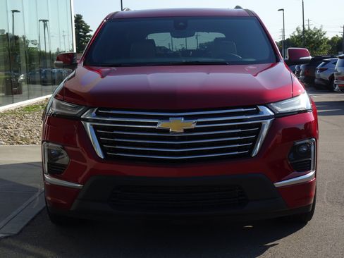 Used 2023 Chevrolet Traverse Premier w/ LPO, Floor Liner Package FWD image 7