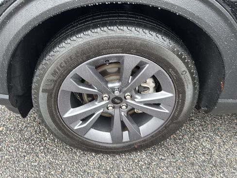 Certified 2024 Ford Explorer XLT w/ Equipment Group 202A image 32