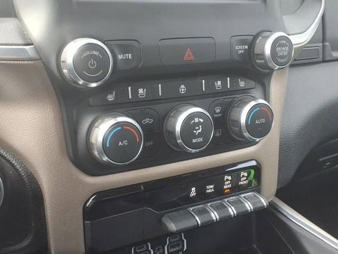 Used 2020 RAM 1500 Laramie AWD/4WD image 17