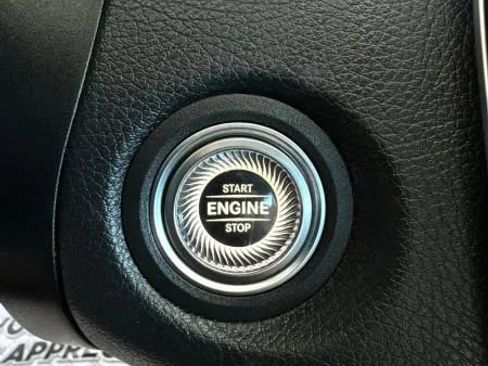 Used 2019 Mercedes-Benz C 300 4MATIC Sedan image 32
