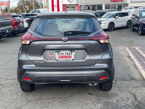 Certified 2025 Nissan Kicks Play S image 38