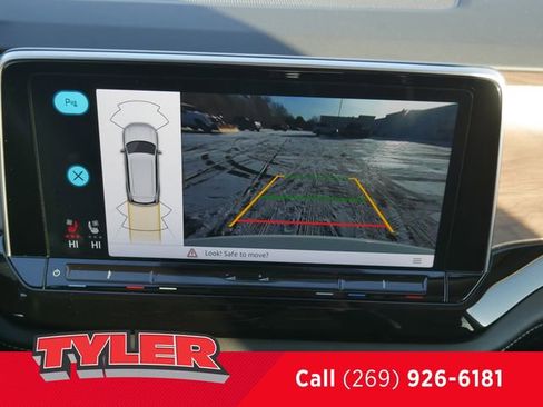 Used 2025 Volkswagen Atlas SE image 46