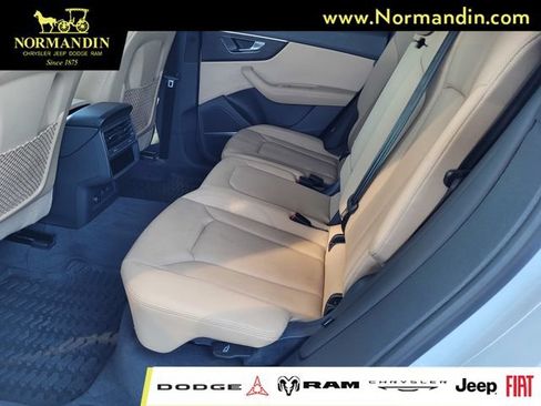 Used 2023 Audi Q8 Premium Plus w/ Premium Plus Package AWD/4WD image 17