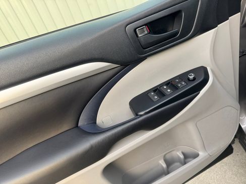 Used 2018 Toyota Highlander Plus image 36