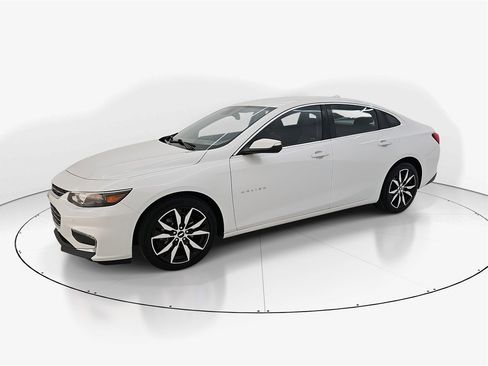 Used 2018 Chevrolet Malibu LT w/ Leather Package image 10