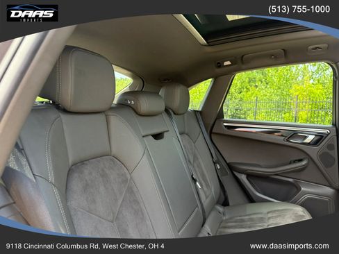 Used 2018 Porsche Macan AWD/4WD image 26