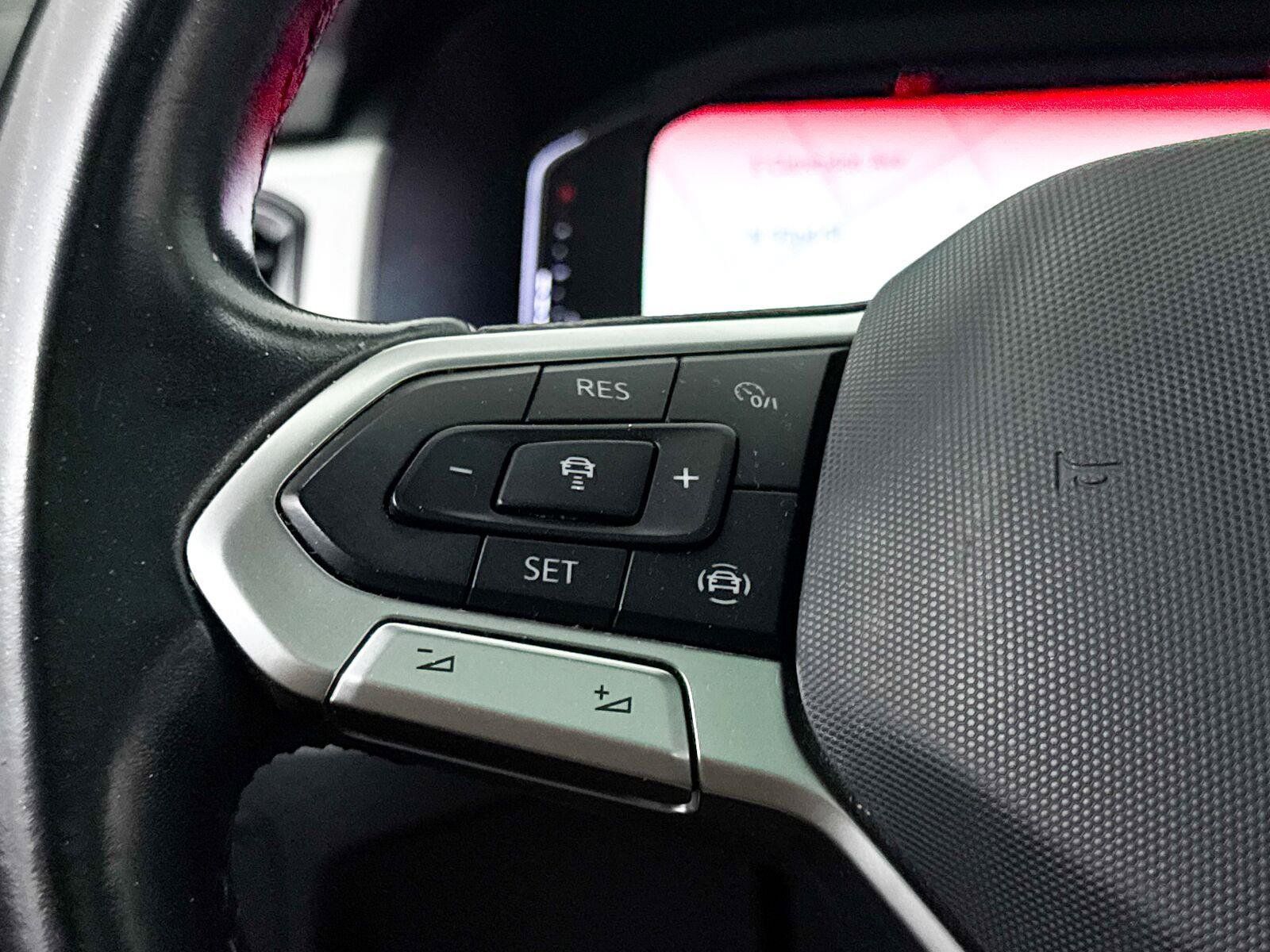 Used 2020 Volkswagen Atlas Cross Sport SEL FWD image 32