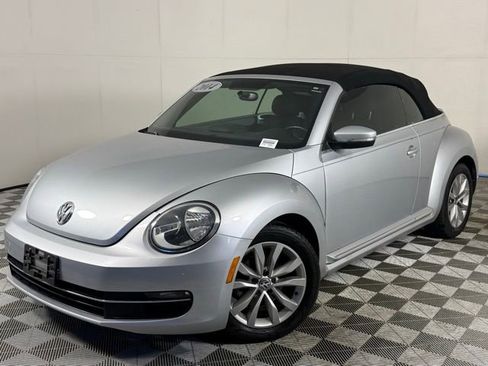 Used 2014 Volkswagen Beetle TDI image 1