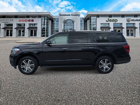 Used 2024 Ford Expedition Max Limited AWD/4WD image 5